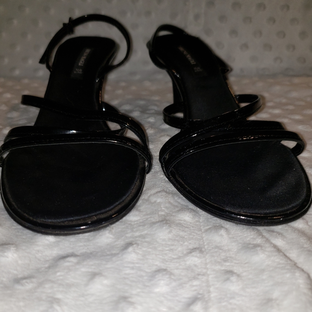 Bruno Magli 7 1/2 black strappy heels - Picture 11 of 15